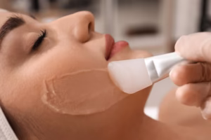چه زمانی باید کرم لایه بردار را استفاده کنیم؟
