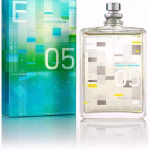 اسانس عطر زنانه اسنتریک مولکول 05
